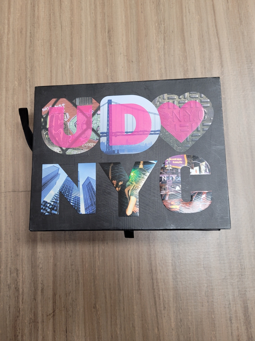 Urban Decay Book Of Shadows NYC Collectors Item Eyeshadow